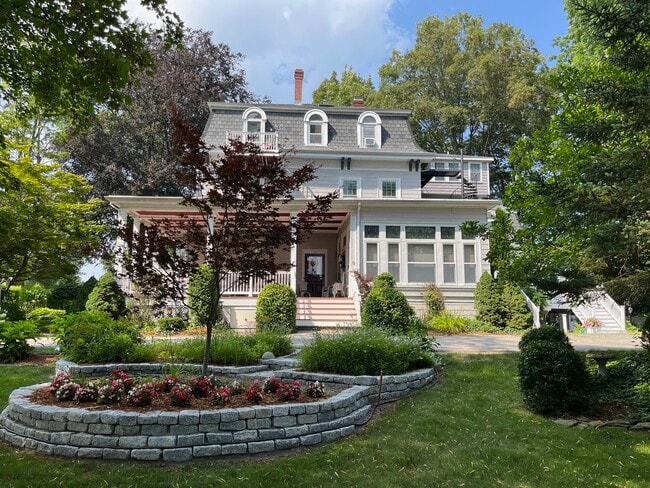 Building Photo - 9 Highland Ave