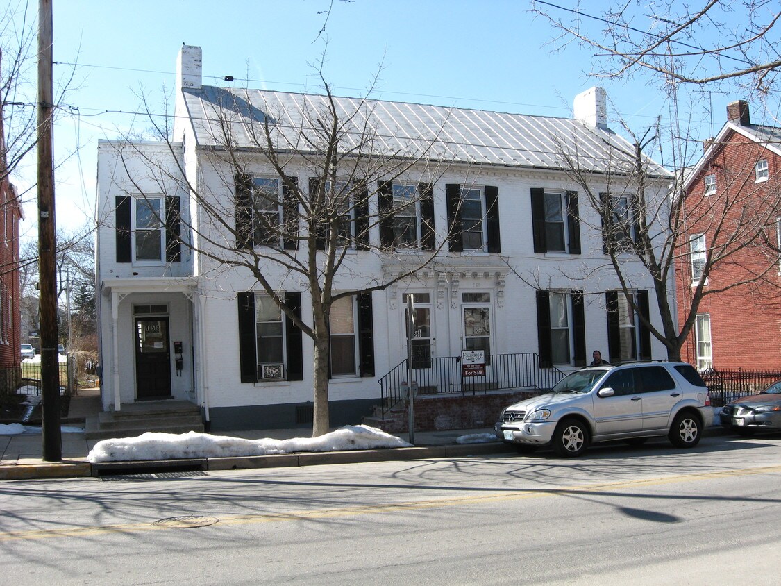 Building Photo - 156-158 E Main St