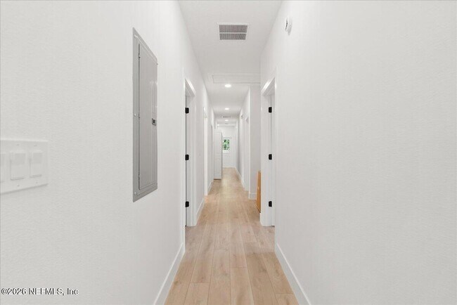 Foto del edificio - 3540 Datura St