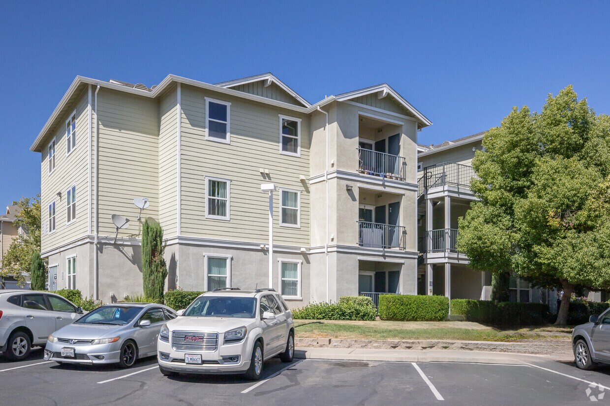 Foto principal - White Rock Village Apartments