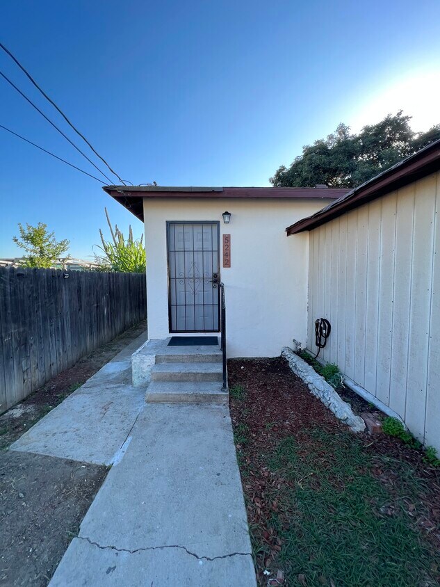 5242 Fostoria St, Cudahy, CA 90201 House Rental in Cudahy, CA