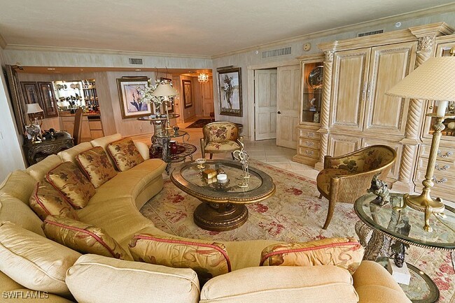 Building Photo - 8231 Bay Colony Dr