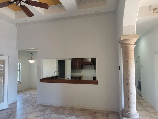 Building Photo - 2024 Durango Ave