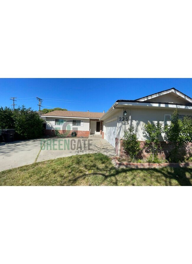 Foto del edificio - 925 Charleston Ave