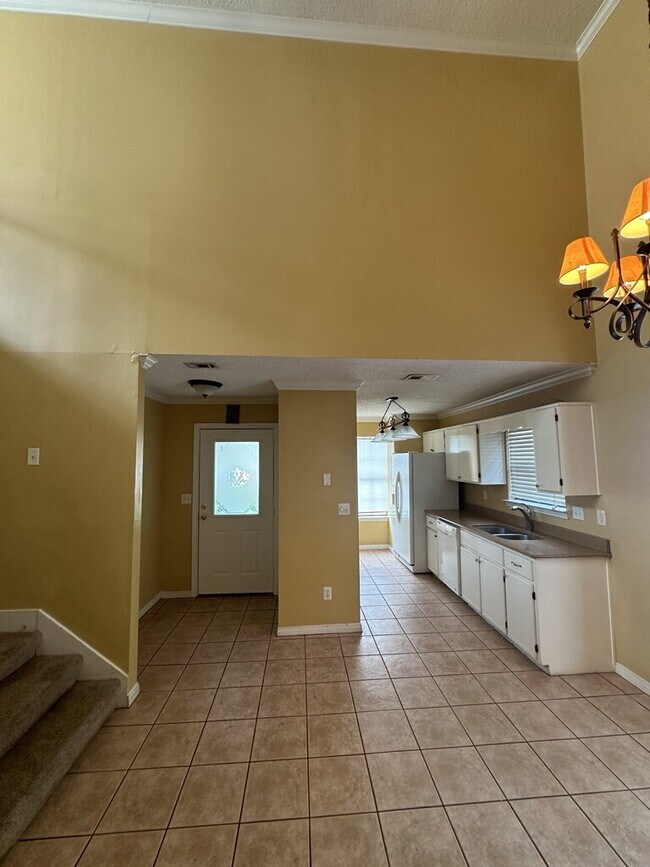 Foto del edificio - "Charming 3-Bedroom home with Florida room!"
