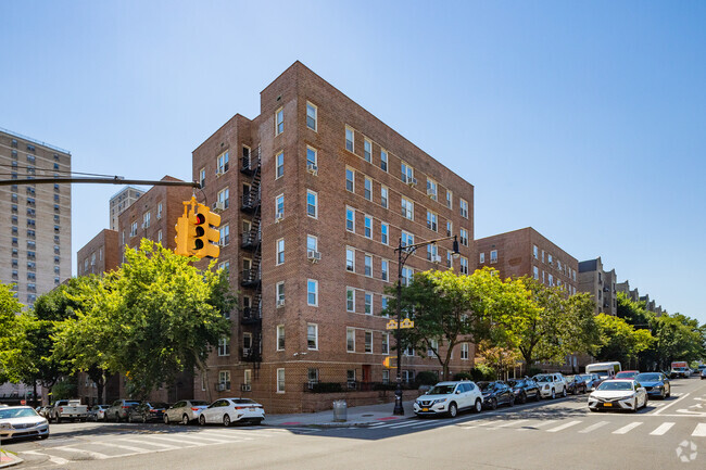 Building Photo - 800 Grand Concourse