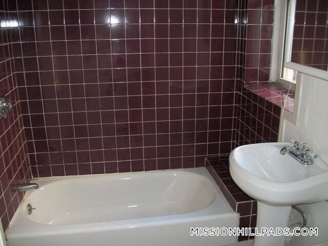 Building Photo - 883 Huntington Ave