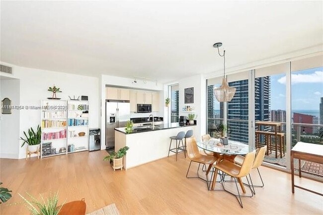 Building Photo - 79 SW 12th St