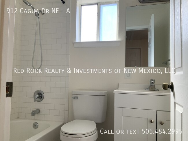 Foto del edificio - 3 Bedroom home in NE ABQ now available