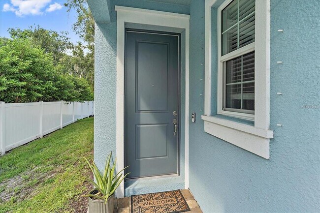 Building Photo - 3000 Via Sienna Cir