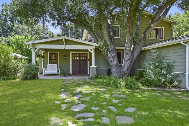 Building Photo - 1430 Bonnell Dr