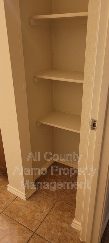 Building Photo - 10611 Mathom Landing