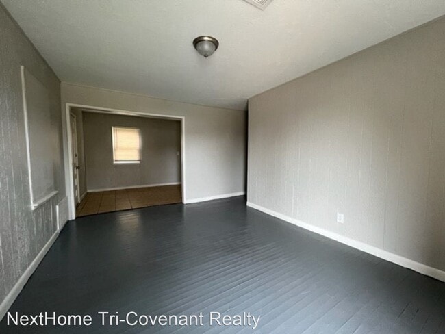 Building Photo - 3 br, 1 bath House - 824 NW 34th