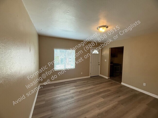 Foto del edificio - 11771 Hazeldell Dr