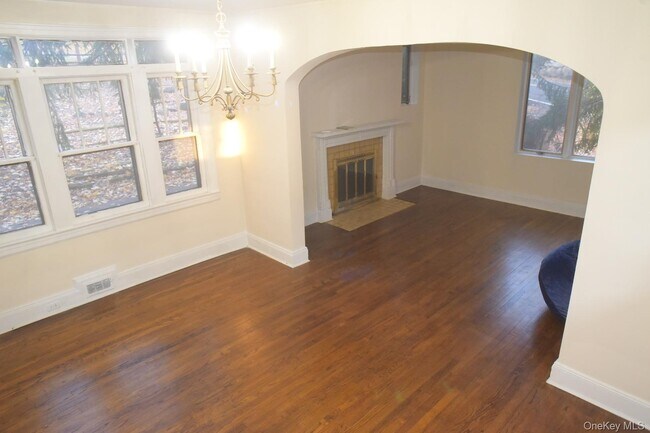 Foto del edificio - 201 Old Mountain Rd N