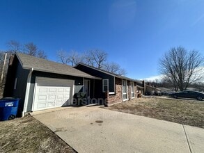 Building Photo - 1024 Jana Dr