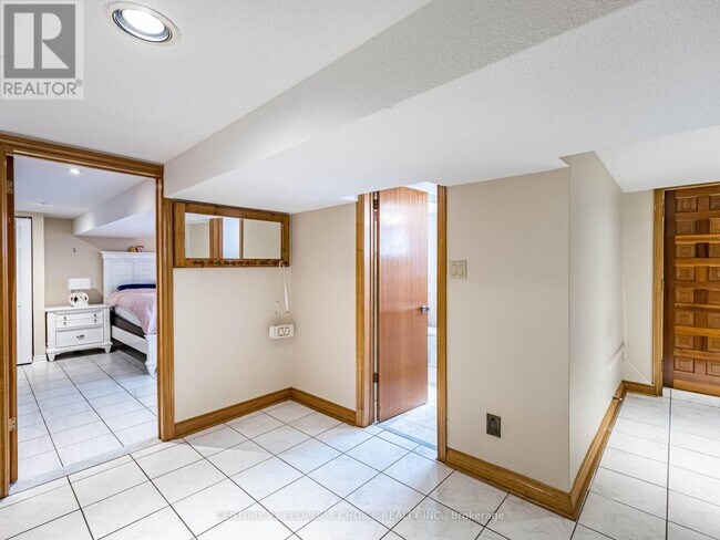 Building Photo - 110 Houston Rd