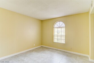 Building Photo - 2980 Juniper Hills Blvd