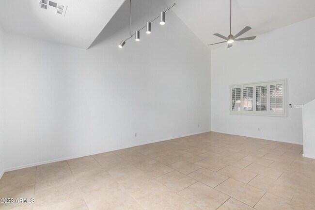 Building Photo - 8001 W Carolina Dr