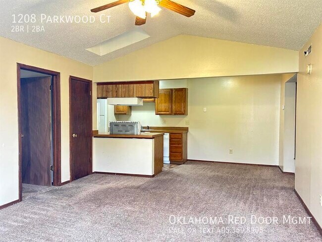 Building Photo - 1208 Parkwood Ct