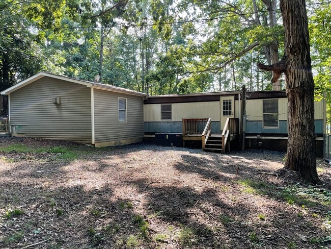 Building Photo - 3 BEDROOM 2 BA SINGLEWIDE  MOBILE HOME W R...
