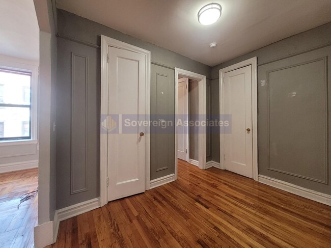 Building Photo - 1803 Riverside Dr