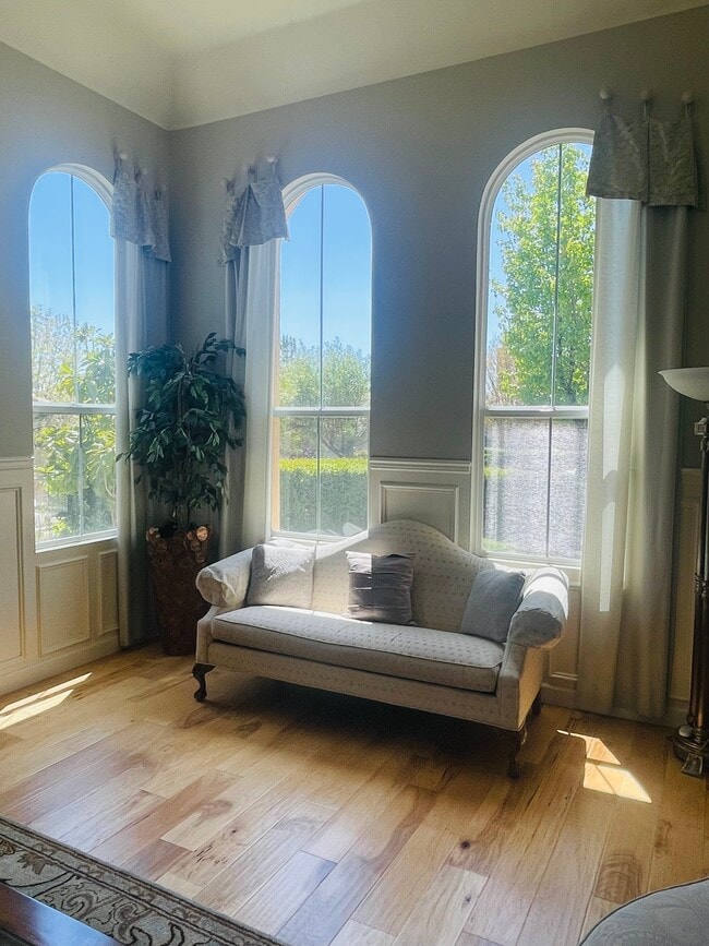 Foto del edificio - 21827 Taylor Ct