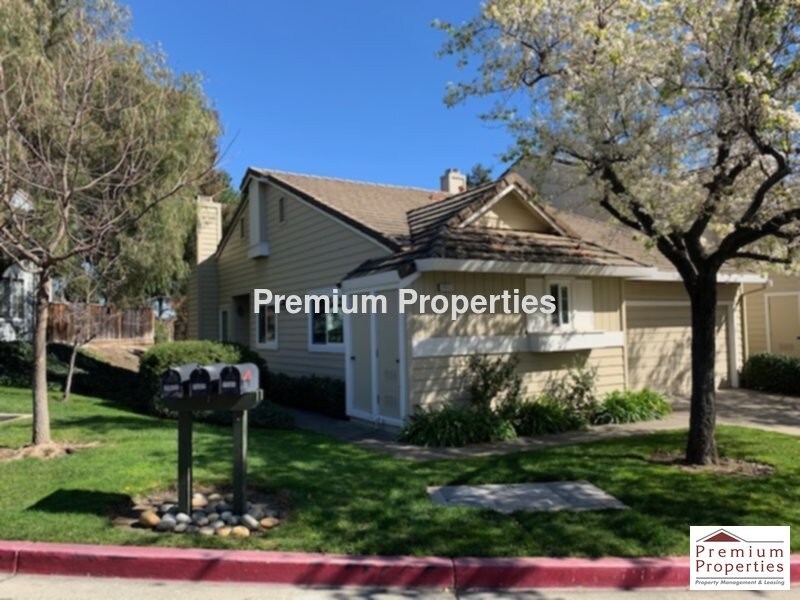 Primary Photo - 7511 Rolling Hills Cir