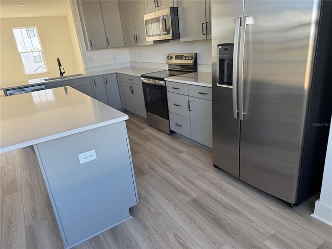 Building Photo - 15083 Grv Lk Dr