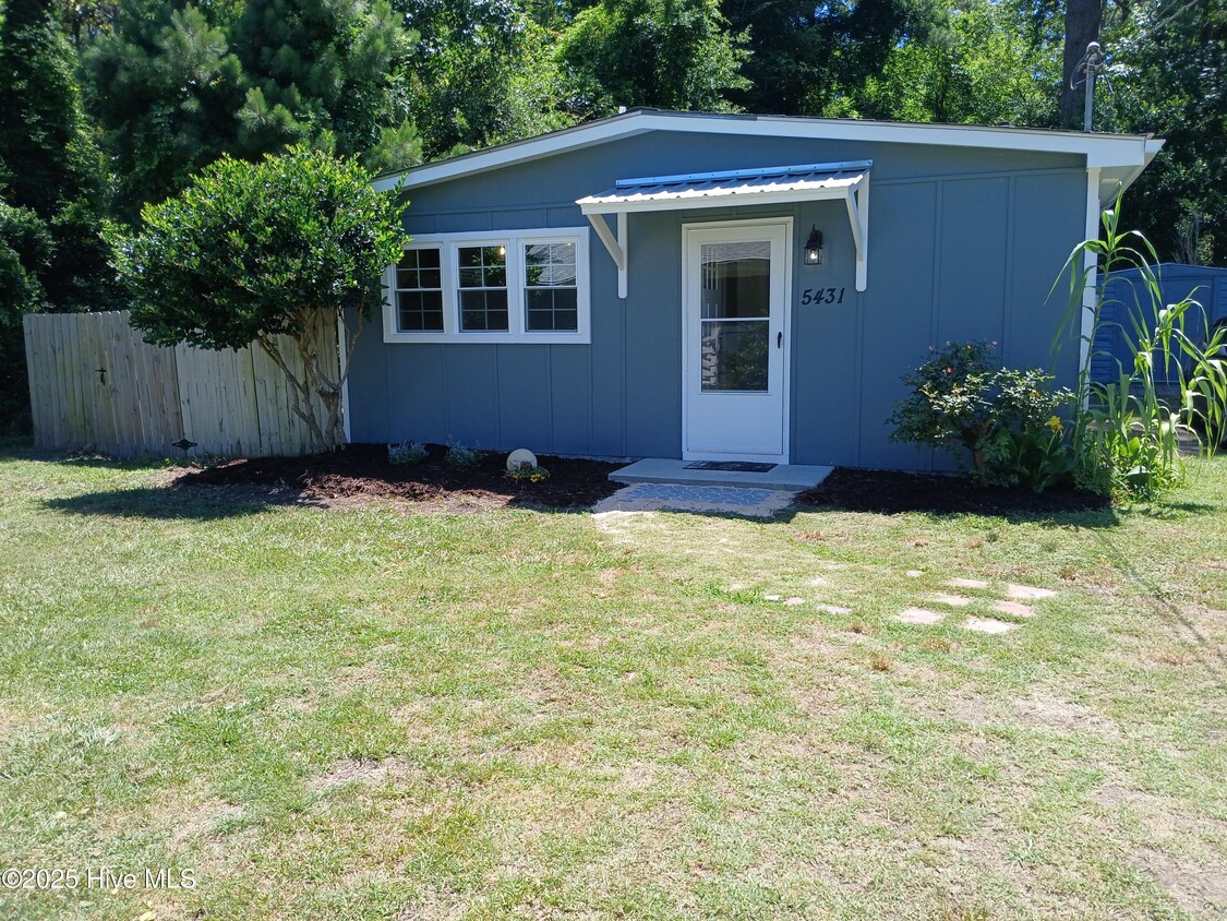 Primary Photo - 5501 Myrtle Grove Rd