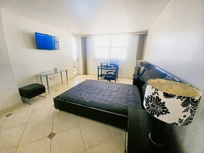 Foto del edificio - 1833 S Ocean Dr