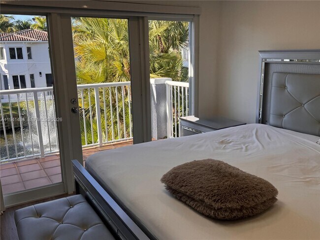 Foto del edificio - 3102 NE 210th Terrace