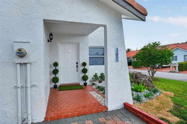 Foto del edificio - 4530 SW 143rd Pl