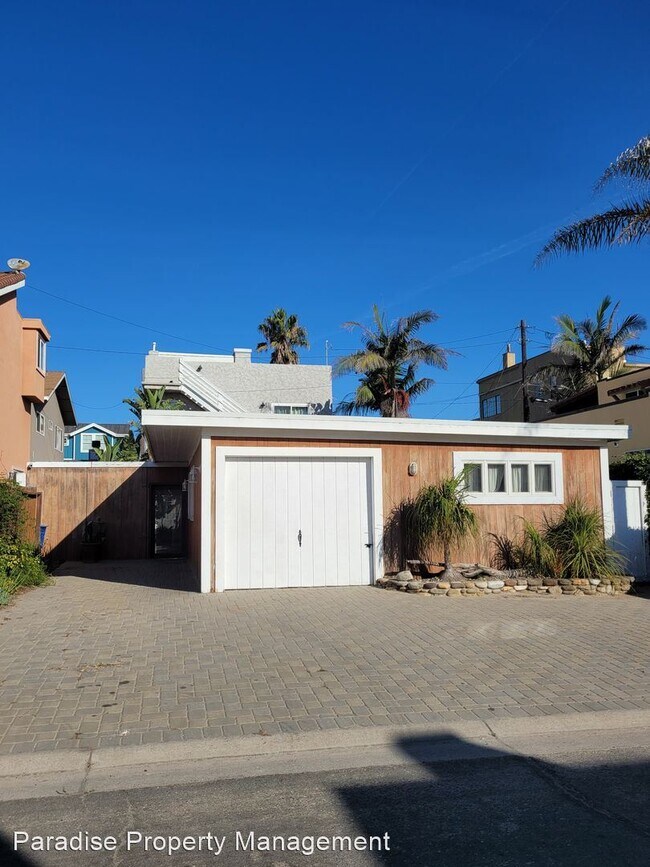 Building Photo - 3 br, 1.5 bath House - 111 Santa Rosa Ave.