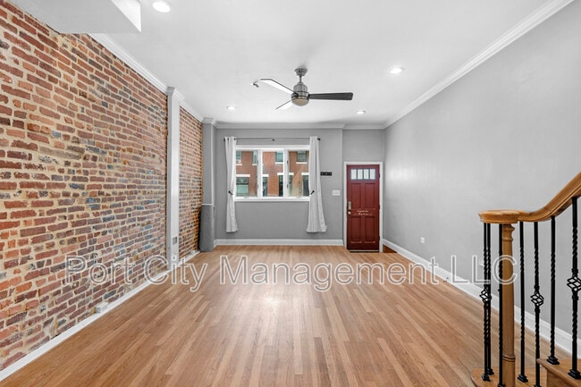 Building Photo - 3802 Hudson St