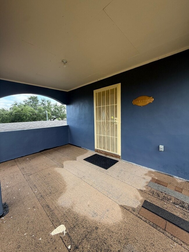 Building Photo - 5408 Romeo Ln