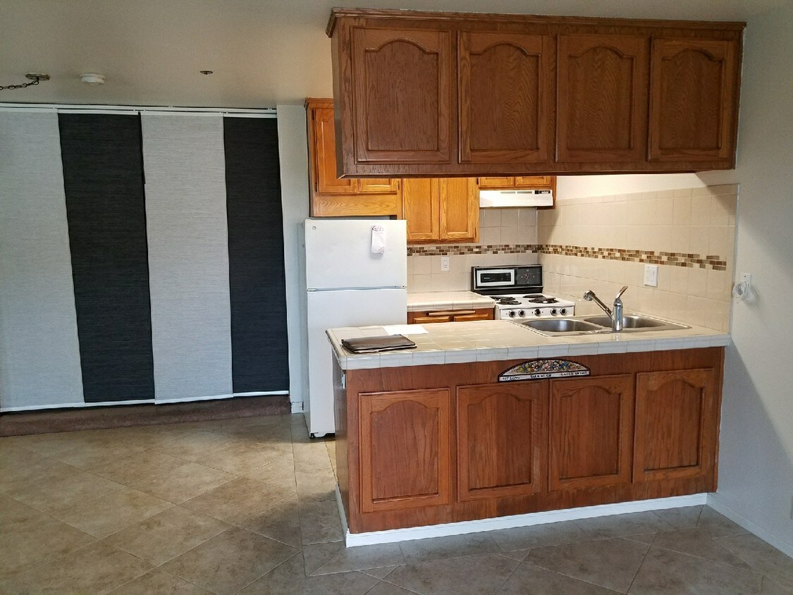 Foto principal - 17210 Newhope St