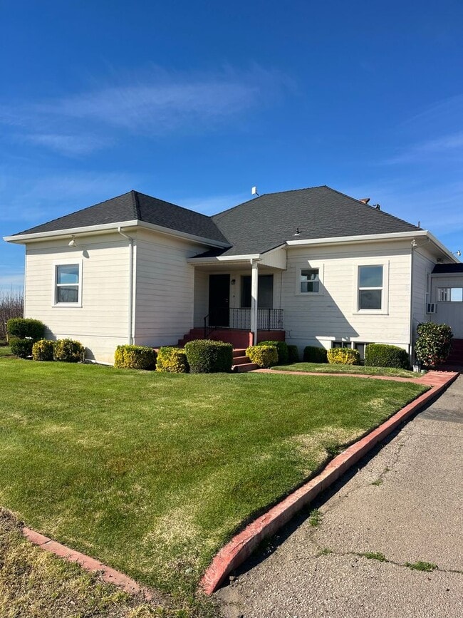 Building Photo - 3636 Beecher Rd