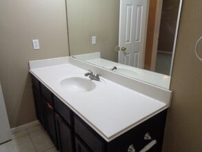 Building Photo - 5401 Peacock St