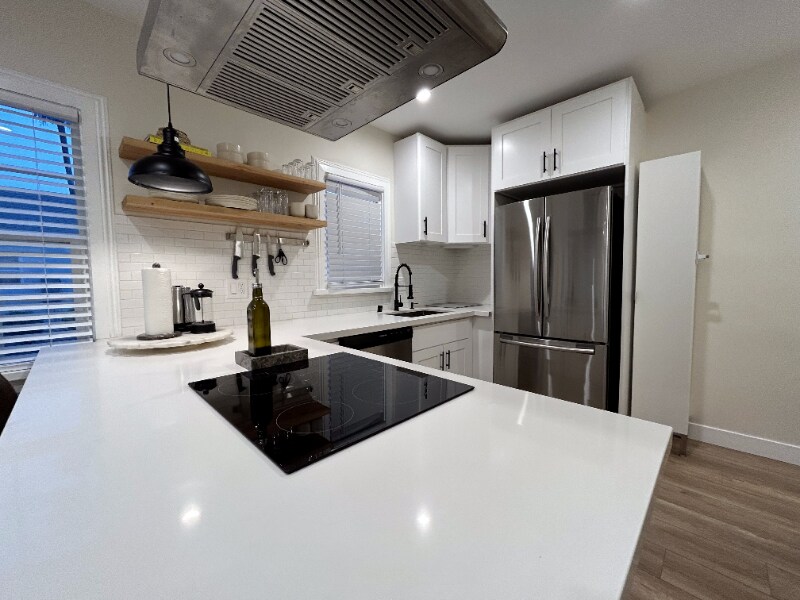 Primary Photo - 2417 W 39th St