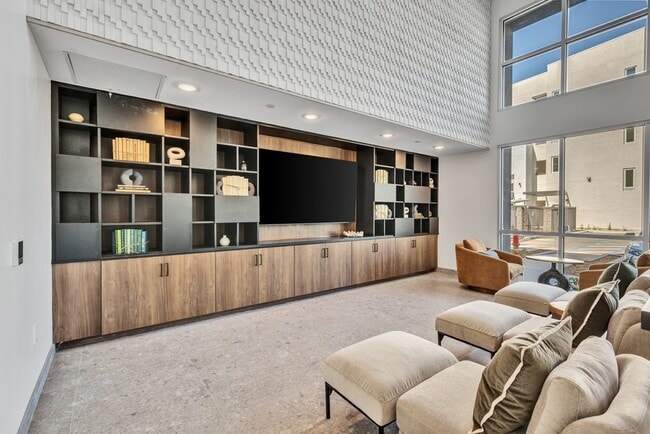 Building Photo - Ocean Creek