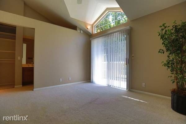 Building Photo - 7734 Creekside Dr