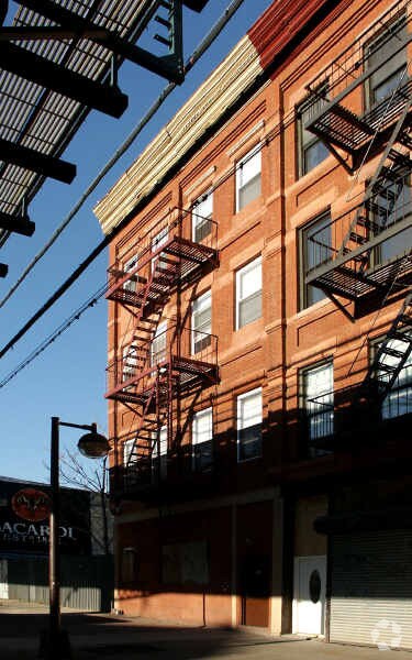 Primary Photo - 1499 Broadway
