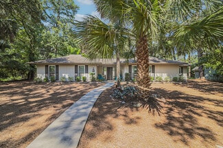 16 Pelican St