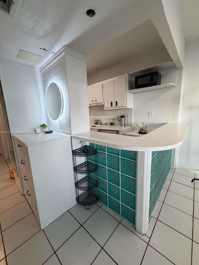 Building Photo - 100 Lincoln Rd