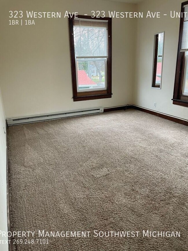 Building Photo - One bed, one bath upper unit apt in Benton...