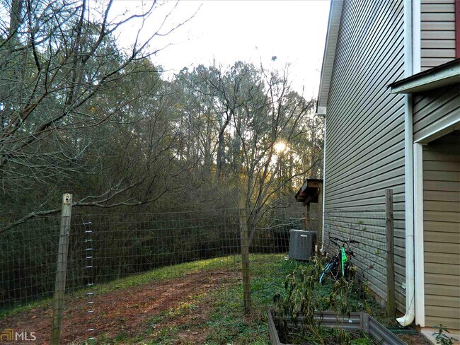 Building Photo - 136 Henry Burch Dr