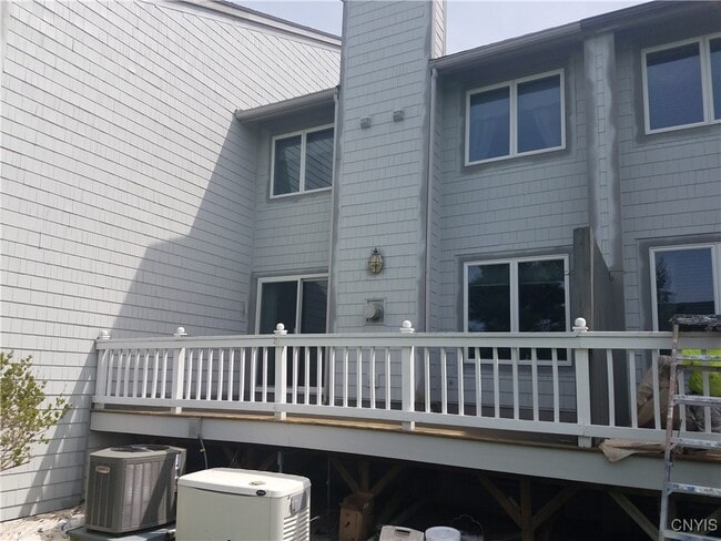 Foto del edificio - 331 Summerhaven Dr N