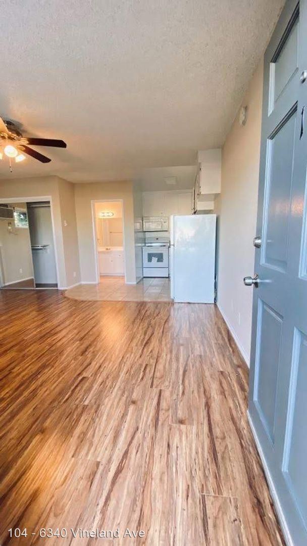 Foto del edificio - 6340 Vineland Ave