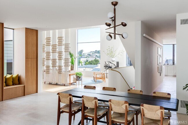 Foto del edificio - 135 Graystone Terrace